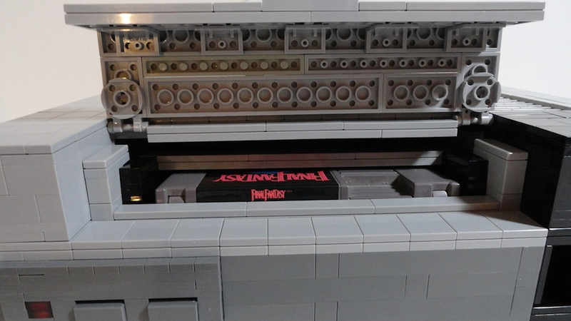 Illustration for article titled This LEGO Nintendo Could Almost Pass For The Real Thing